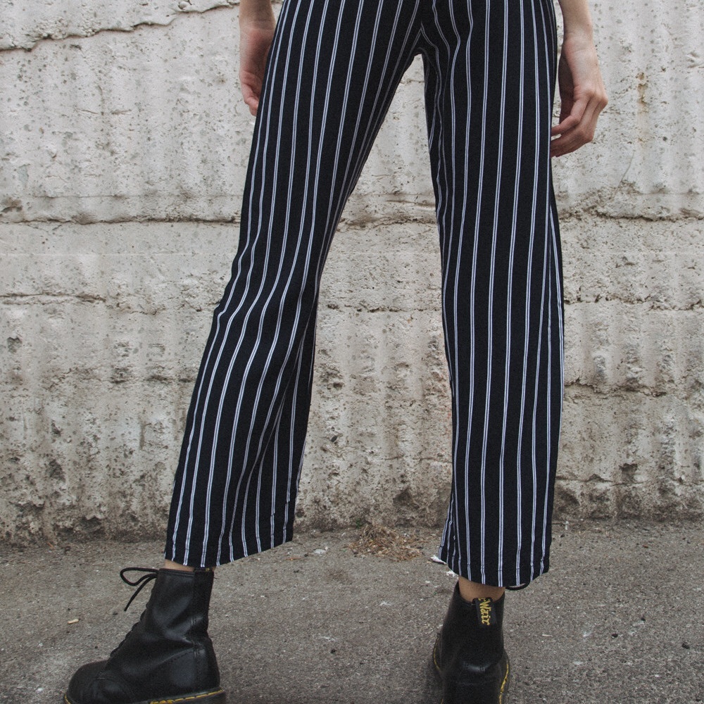 Brandy Melville Navy Frankie Pants - Picture 1 of 2